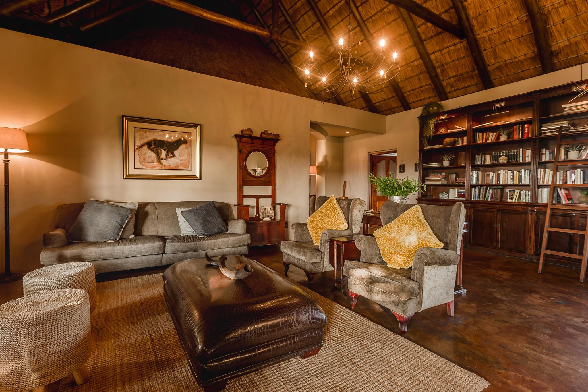 Hlosi Game Lodge - Amakhala Game Reserve Buyskloof Dış mekan fotoğraf